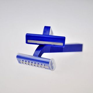 Disposable Twin Blade Razor thumbnail 3